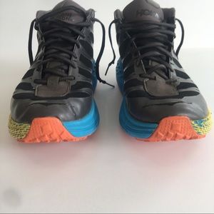 hoka one one speedgoat vibram